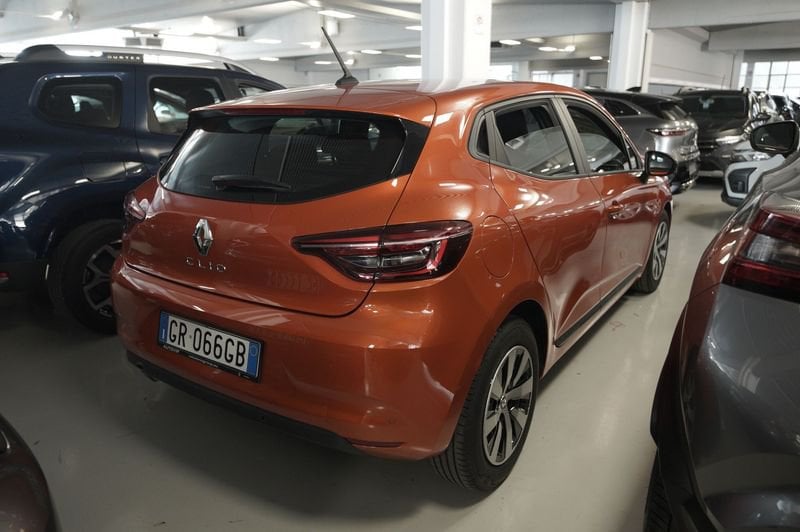 https://cdn-dk.caraffinity.it/dealer/datafiles/vehicle/images/800/32881/P3DzFckmIhULlsEw.JPG