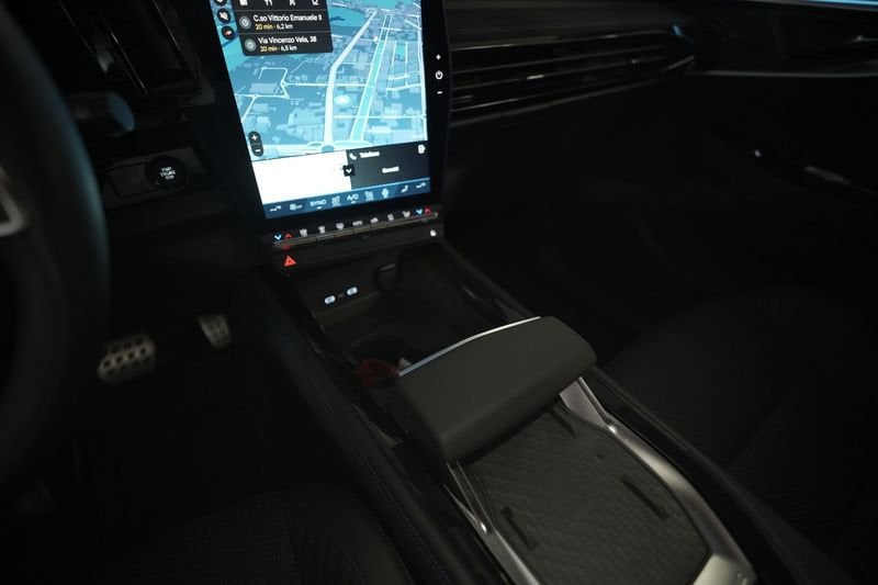https://cdn-dk.caraffinity.it/dealer/datafiles/vehicle/images/800/32881/PmdiUbwkpRbnthSz.JPG