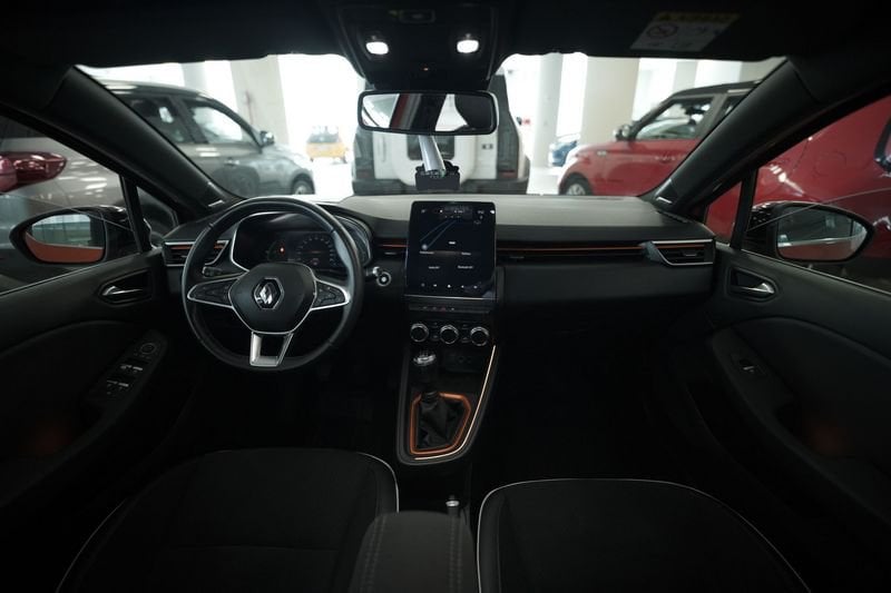 https://cdn-dk.caraffinity.it/dealer/datafiles/vehicle/images/800/32881/Rn3IzW4HjcaKK0hy.JPG