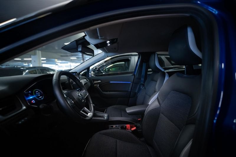 https://cdn-dk.caraffinity.it/dealer/datafiles/vehicle/images/800/32881/T5dyxRrdKkJp8YH3.jpg