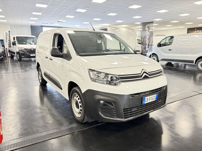 https://cdn-dk.caraffinity.it/dealer/datafiles/vehicle/images/800/32881/TzBMYU2rcHGoQp78.JPG