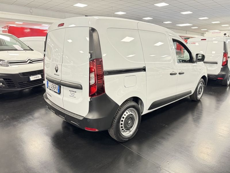 https://cdn-dk.caraffinity.it/dealer/datafiles/vehicle/images/800/32881/Ut02iah3wSGGwIwD.JPG