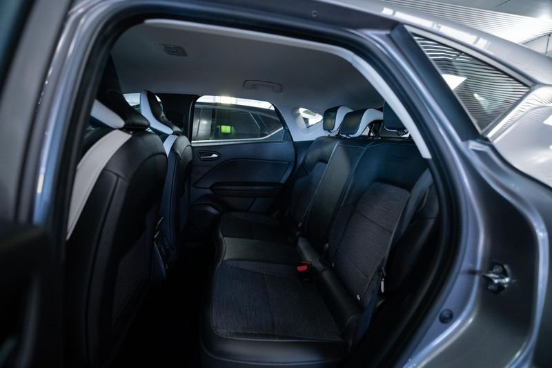 https://cdn-dk.caraffinity.it/dealer/datafiles/vehicle/images/800/32881/Vvshkpd2fcoaOT3u.jpg