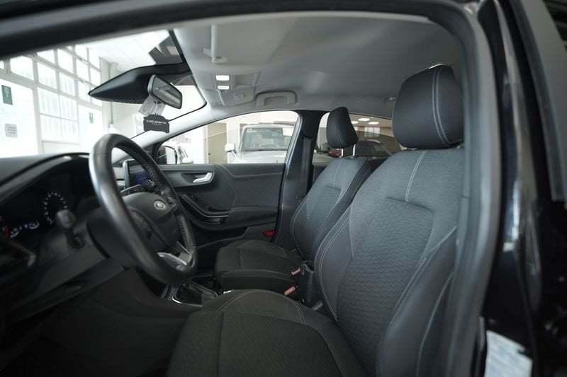https://cdn-dk.caraffinity.it/dealer/datafiles/vehicle/images/800/32881/YEalzb2pwLAiUROl.JPG