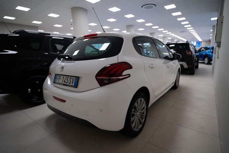 https://cdn-dk.caraffinity.it/dealer/datafiles/vehicle/images/800/32881/YO6pfQuXcPG8ET3J.jpg