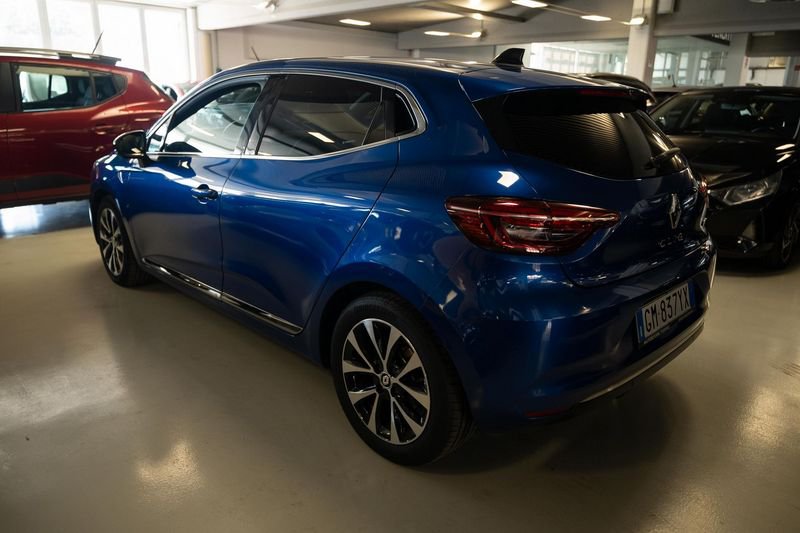 https://cdn-dk.caraffinity.it/dealer/datafiles/vehicle/images/800/32881/aExpKSCuB42JzJma.jpg