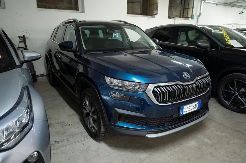 https://cdn-dk.caraffinity.it/dealer/datafiles/vehicle/images/800/32881/aOaA7OZnpjKyy5sK.jpg