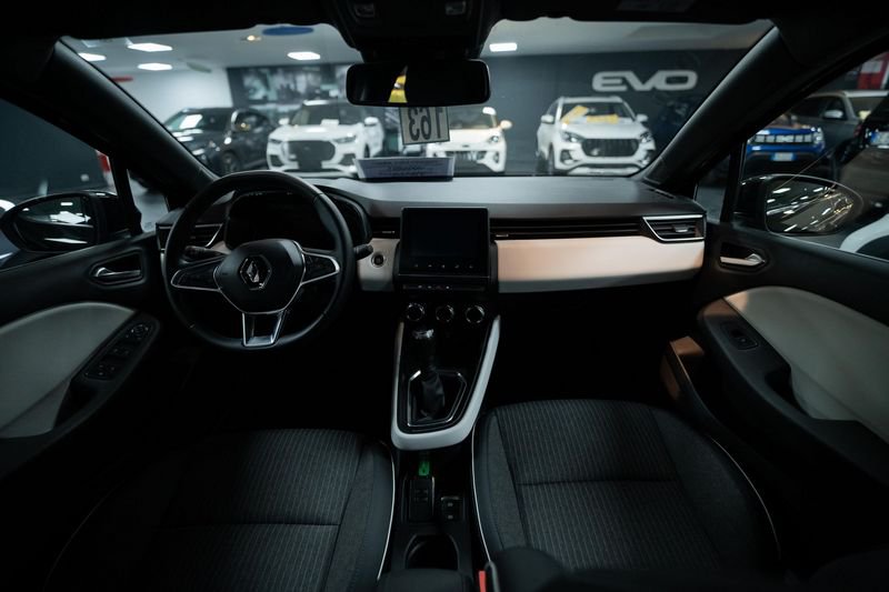 https://cdn-dk.caraffinity.it/dealer/datafiles/vehicle/images/800/32881/bYmYrj8xGk24fIw7.jpg