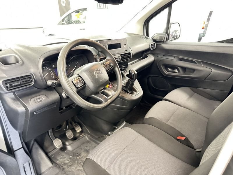 https://cdn-dk.caraffinity.it/dealer/datafiles/vehicle/images/800/32881/dEmsbhcpzVNoBY9n.JPG