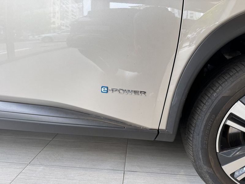https://cdn-dk.caraffinity.it/dealer/datafiles/vehicle/images/800/32881/dpcPbJdbQmjIHsG6.jpeg