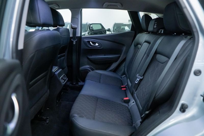 https://cdn-dk.caraffinity.it/dealer/datafiles/vehicle/images/800/32881/eI9XmnkHmk64RHAD.jpg