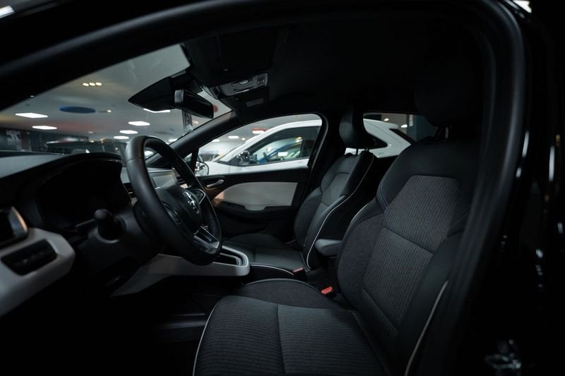 https://cdn-dk.caraffinity.it/dealer/datafiles/vehicle/images/800/32881/eYxNfQVObBdjekyV.jpg