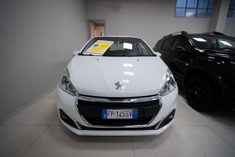 https://cdn-dk.caraffinity.it/dealer/datafiles/vehicle/images/800/32881/enVquV4TgevDGRco.jpg
