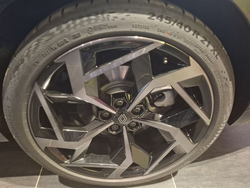 https://cdn-dk.caraffinity.it/dealer/datafiles/vehicle/images/800/32881/f1nU2n740etVEFXg.jpg