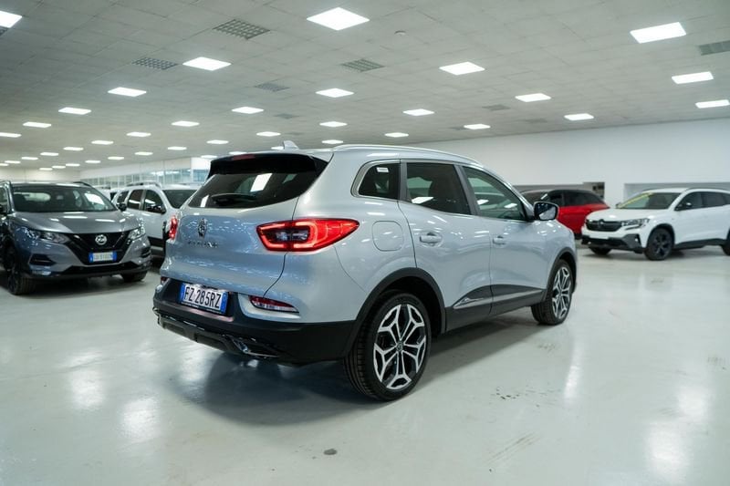 https://cdn-dk.caraffinity.it/dealer/datafiles/vehicle/images/800/32881/fqUcsz0kukp3akFN.jpg