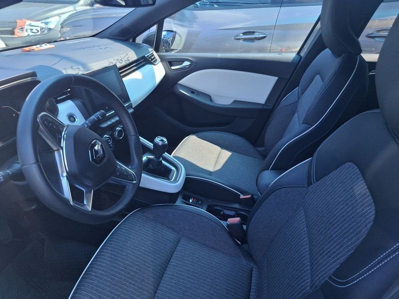 https://cdn-dk.caraffinity.it/dealer/datafiles/vehicle/images/800/32881/gw0E9QZ2EAEObJWy.jpg