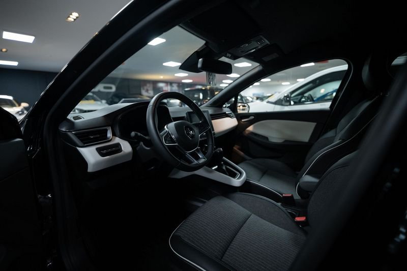 https://cdn-dk.caraffinity.it/dealer/datafiles/vehicle/images/800/32881/hP0U1JEy7x4o7hH6.jpg