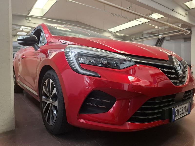 https://cdn-dk.caraffinity.it/dealer/datafiles/vehicle/images/800/32881/hp0qgVl6dKaLPe5H.jpg?format=jpeg