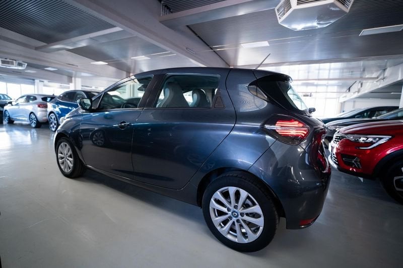 https://cdn-dk.caraffinity.it/dealer/datafiles/vehicle/images/800/32881/hxlOjnmpEqgS5l1W.jpg