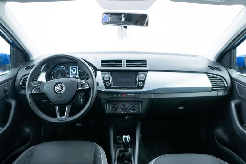 https://cdn-dk.caraffinity.it/dealer/datafiles/vehicle/images/800/32881/iMBF035BTdr32Xis.jpg