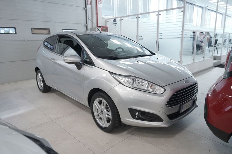https://cdn-dk.caraffinity.it/dealer/datafiles/vehicle/images/800/32881/ibORYstAfYicFHNZ.JPG