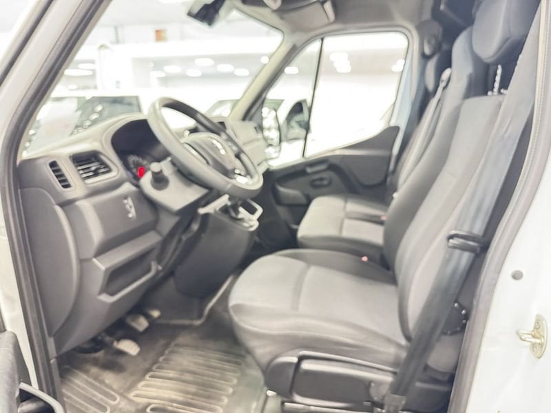 https://cdn-dk.caraffinity.it/dealer/datafiles/vehicle/images/800/32881/ihjfg6Uwzx8OyK70.JPG