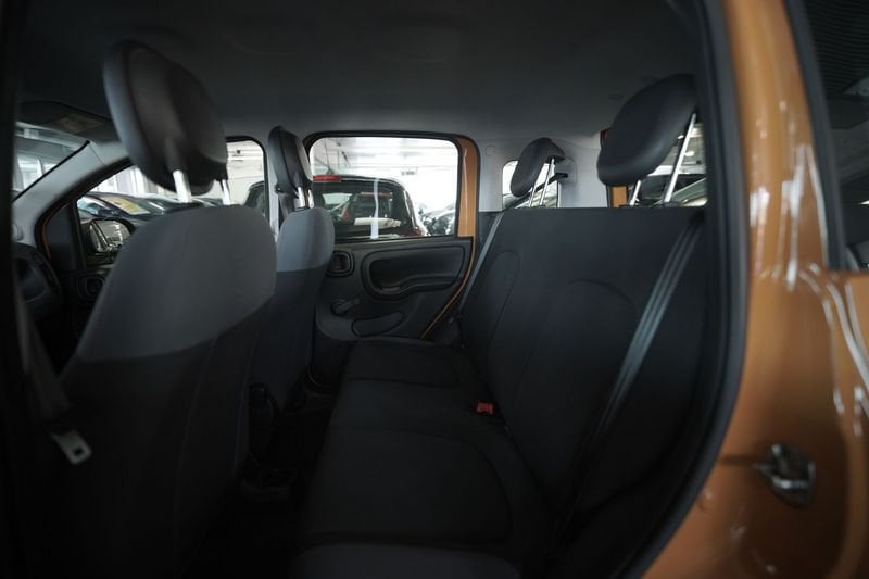 https://cdn-dk.caraffinity.it/dealer/datafiles/vehicle/images/800/32881/j8AbuMUbOienwQZL.JPG