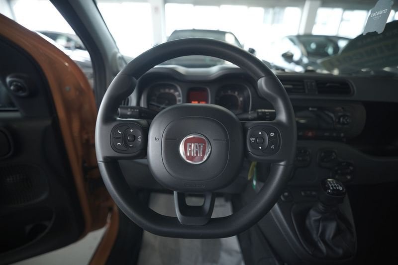 https://cdn-dk.caraffinity.it/dealer/datafiles/vehicle/images/800/32881/k6UJUXarj6OkFUxW.JPG