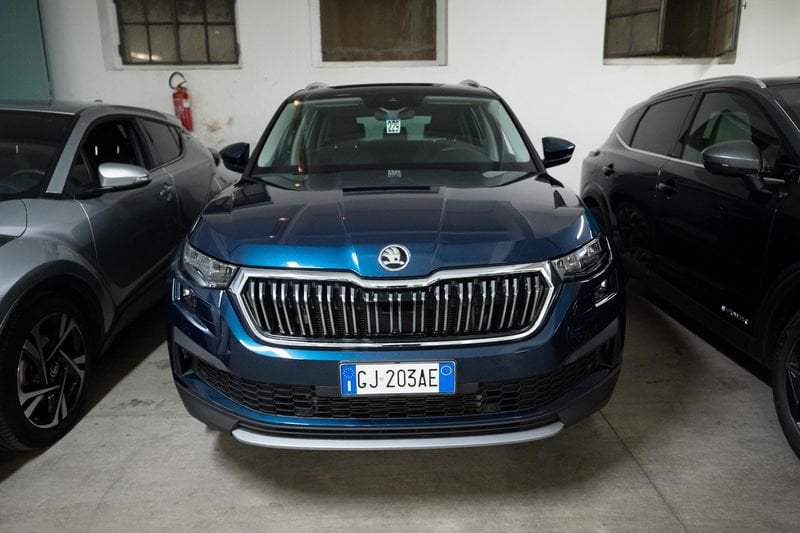 https://cdn-dk.caraffinity.it/dealer/datafiles/vehicle/images/800/32881/lbRoFwG6lkqseXWV.jpg