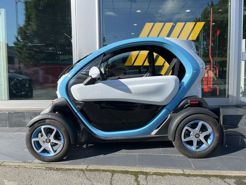 https://cdn-dk.caraffinity.it/dealer/datafiles/vehicle/images/800/32881/mh0ganWlyE9IUFul.jpg
