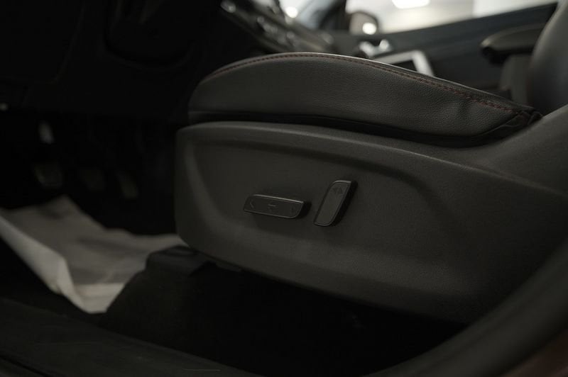 https://cdn-dk.caraffinity.it/dealer/datafiles/vehicle/images/800/32881/oef6uBHh5YZnS4O0.JPG