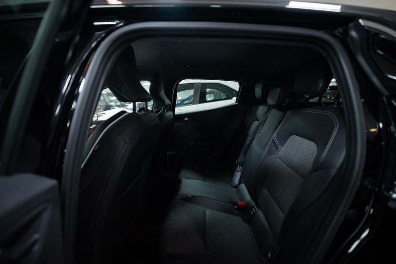 https://cdn-dk.caraffinity.it/dealer/datafiles/vehicle/images/800/32881/pZVkJlmuiKgxsH8t.jpg