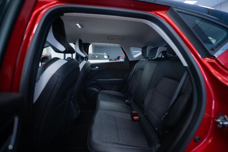 https://cdn-dk.caraffinity.it/dealer/datafiles/vehicle/images/800/32881/rPkjnDeDKqWolDO6.jpg