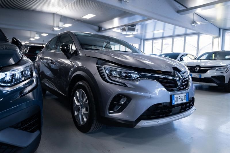 https://cdn-dk.caraffinity.it/dealer/datafiles/vehicle/images/800/32881/rzesqUfJw4WhAkCn.jpg