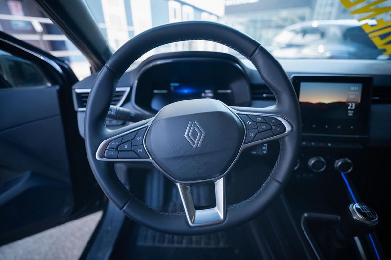 https://cdn-dk.caraffinity.it/dealer/datafiles/vehicle/images/800/32881/sC7HrwpCrNzCE6Sl.jpg