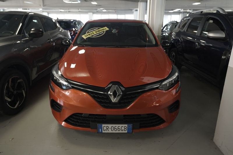 https://cdn-dk.caraffinity.it/dealer/datafiles/vehicle/images/800/32881/syiNT4H2JtlEoFlp.JPG