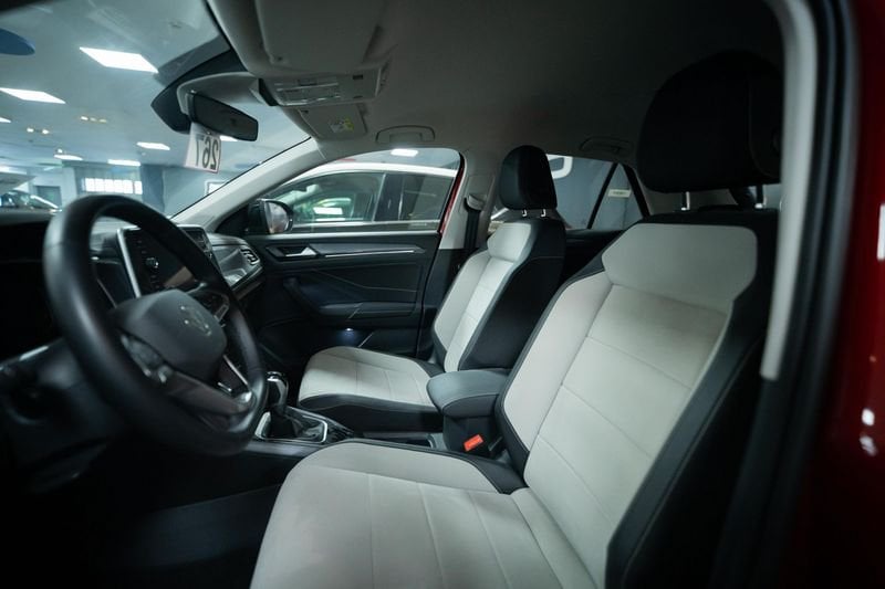 https://cdn-dk.caraffinity.it/dealer/datafiles/vehicle/images/800/32881/vAb2KYfHFIVLNSvU.jpg