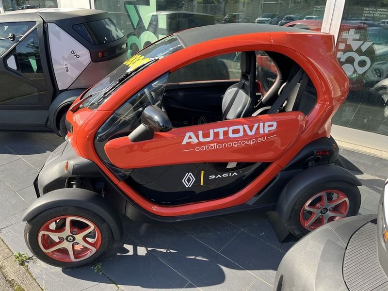 https://cdn-dk.caraffinity.it/dealer/datafiles/vehicle/images/800/32881/xVM9T5x7ksYlBQEh.jpg