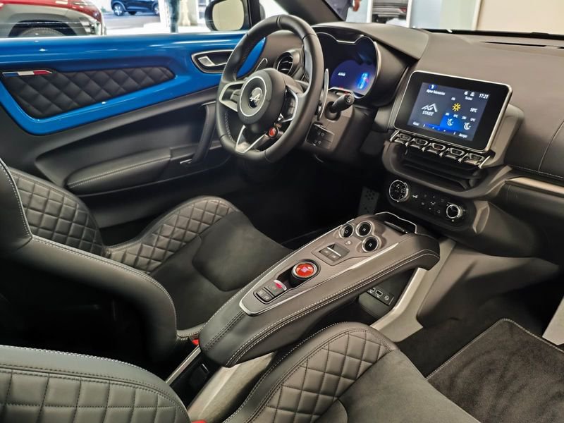 https://cdn-dk.caraffinity.it/dealer/datafiles/vehicle/images/800/32881/yMEbiSGklyAxmmFs.jpeg