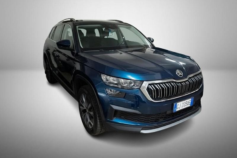 https://cdn-dk.caraffinity.it/dealer/datafiles/vehicle/images/800/32881/zMunIq7pFkWnILYg.jpg?format=jpeg