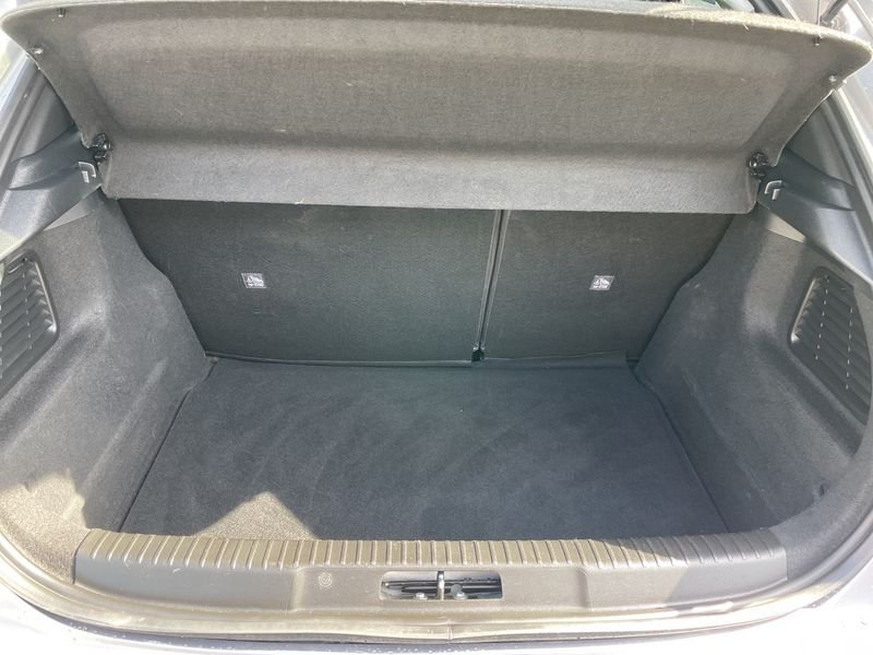 https://cdn-dk.caraffinity.it/dealer/datafiles/vehicle/images/800/32954/0ALTQEY6iIPWwFtC.jpg?opacity=0&size=30&position=BOTTOM_LEFT&border=0&watermark=%2Fdealer%2Fdatafiles%2Fvehicle%2Fimages%2Fwatermark%2F32954%2F59948587-165d-4d71-b051-089e3253b7a7.png