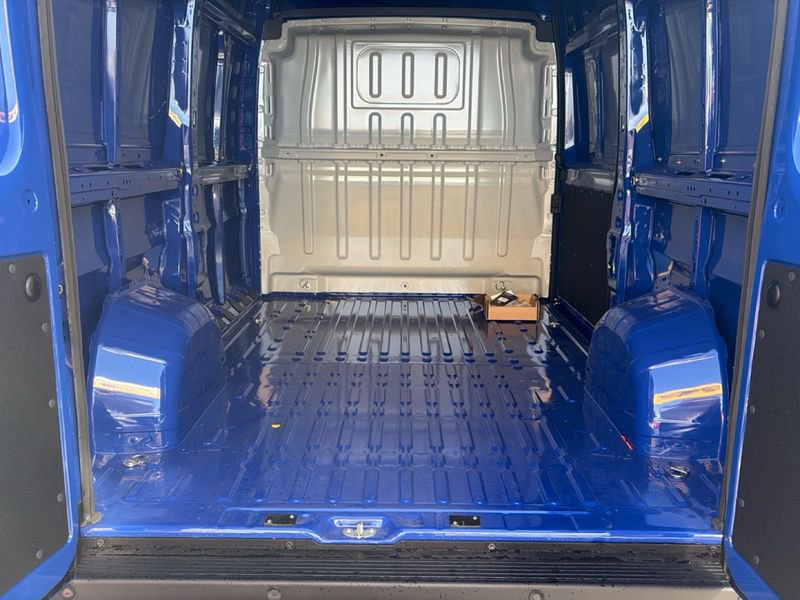 https://cdn-dk.caraffinity.it/dealer/datafiles/vehicle/images/800/32954/0LVeVwqzbBSfReHa.jpg?opacity=0&size=20&position=BOTTOM_RIGHT&border=0&watermark=%2Fdealer%2Fdatafiles%2Fvehicle%2Fimages%2Fwatermark%2F32954%2F1d989539-64a1-4668-8f5e-2a07e73863ba.png