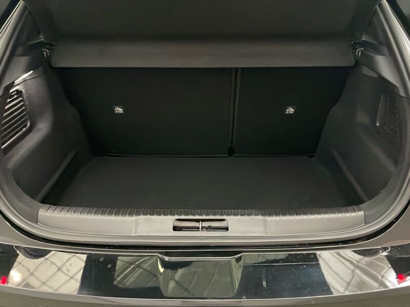 https://cdn-dk.caraffinity.it/dealer/datafiles/vehicle/images/800/32954/0ZSGVkcsEsefrRzN.jpg?opacity=0&size=30&position=BOTTOM_LEFT&border=0&watermark=%2Fdealer%2Fdatafiles%2Fvehicle%2Fimages%2Fwatermark%2F32954%2F59948587-165d-4d71-b051-089e3253b7a7.png