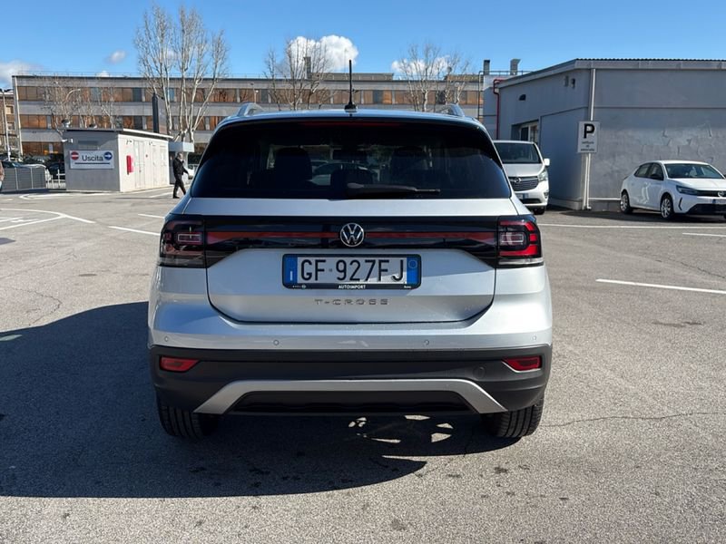 https://cdn-dk.caraffinity.it/dealer/datafiles/vehicle/images/800/32954/0bMTJvG1wBiMaGxS.jpg?opacity=10&size=20&position=BOTTOM_RIGHT&border=0&watermark=%2Fdealer%2Fdatafiles%2Fvehicle%2Fimages%2Fwatermark%2F32954%2F775f2d5d-ef44-4a55-8370-84cbc0998b87.png