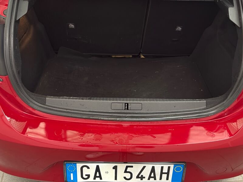 https://cdn-dk.caraffinity.it/dealer/datafiles/vehicle/images/800/32954/0mVb1dGu0RT1VE7O.jpg?opacity=0&size=30&position=BOTTOM_LEFT&border=0&watermark=%2Fdealer%2Fdatafiles%2Fvehicle%2Fimages%2Fwatermark%2F32954%2F59948587-165d-4d71-b051-089e3253b7a7.png