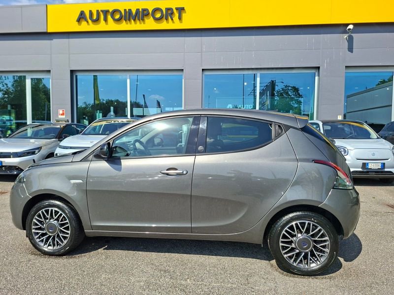 https://cdn-dk.caraffinity.it/dealer/datafiles/vehicle/images/800/32954/13cyHKXIx6SS180r.jpeg?opacity=10&size=20&position=BOTTOM_RIGHT&border=0&watermark=%2Fdealer%2Fdatafiles%2Fvehicle%2Fimages%2Fwatermark%2F32954%2F775f2d5d-ef44-4a55-8370-84cbc0998b87.png
