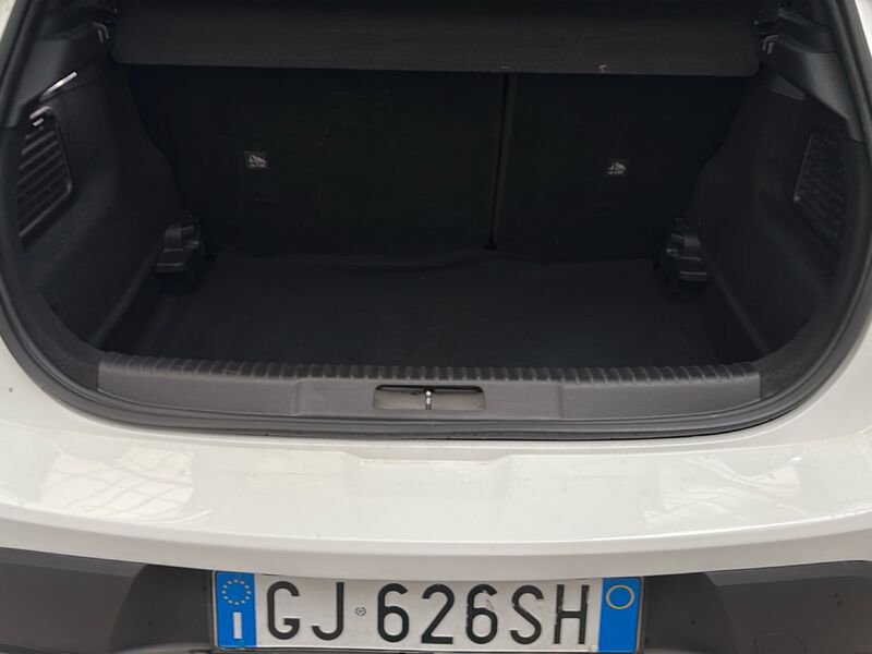 https://cdn-dk.caraffinity.it/dealer/datafiles/vehicle/images/800/32954/1qVCejPDjVQ7mtTX.jpg?opacity=0&size=30&position=BOTTOM_LEFT&border=0&watermark=%2Fdealer%2Fdatafiles%2Fvehicle%2Fimages%2Fwatermark%2F32954%2F59948587-165d-4d71-b051-089e3253b7a7.png