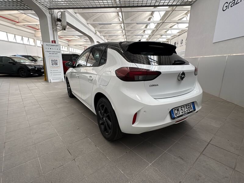 https://cdn-dk.caraffinity.it/dealer/datafiles/vehicle/images/800/32954/2SUYNqlHgRBAK2R8.jpg?opacity=0&size=30&position=BOTTOM_LEFT&border=0&watermark=%2Fdealer%2Fdatafiles%2Fvehicle%2Fimages%2Fwatermark%2F32954%2F59948587-165d-4d71-b051-089e3253b7a7.png