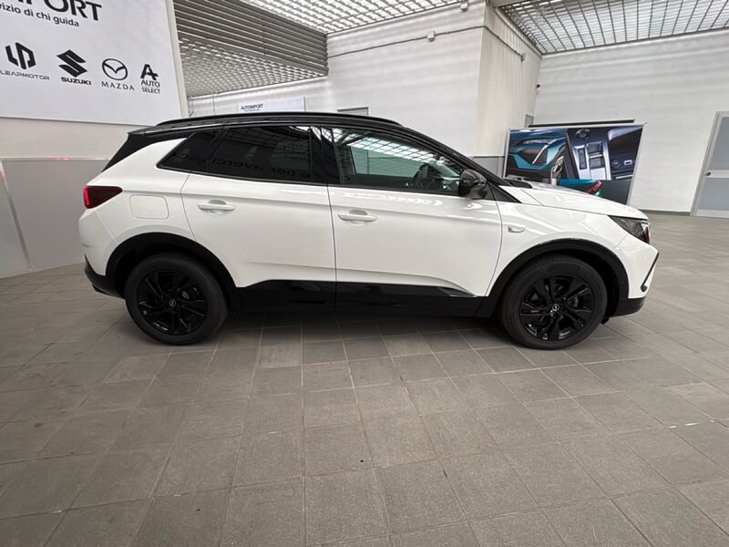 https://cdn-dk.caraffinity.it/dealer/datafiles/vehicle/images/800/32954/2ftJHwkPcJrlnXG3.jpg?opacity=0&size=30&position=BOTTOM_LEFT&border=0&watermark=%2Fdealer%2Fdatafiles%2Fvehicle%2Fimages%2Fwatermark%2F32954%2F59948587-165d-4d71-b051-089e3253b7a7.png