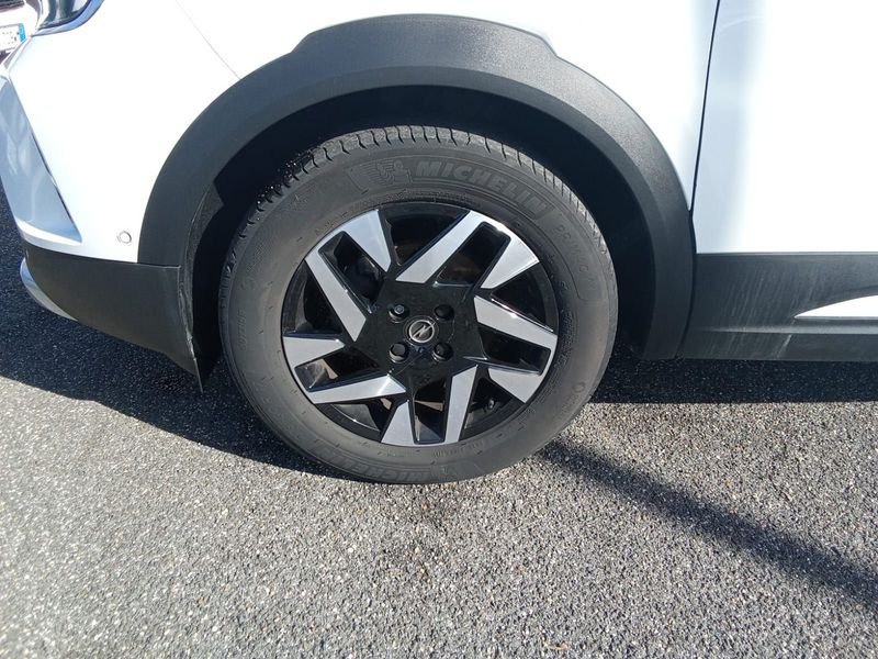 https://cdn-dk.caraffinity.it/dealer/datafiles/vehicle/images/800/32954/2nVRn9lMerTay7BJ.jpeg?opacity=0&size=30&position=BOTTOM_LEFT&border=0&watermark=%2Fdealer%2Fdatafiles%2Fvehicle%2Fimages%2Fwatermark%2F32954%2F59948587-165d-4d71-b051-089e3253b7a7.png